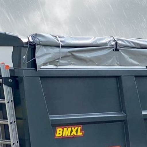 Bache de protection en option, mise en place sur une BMXL Gyrax