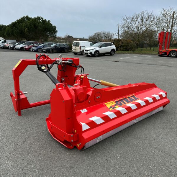 Gamme de broyeurs d’accotement Gyrax RFE 2000 2200 2400 pour ETA et CUMA