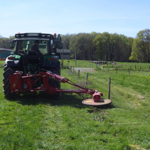 Broyeur sous clôture GYRAX BSC 1000 avec disque escamotable pour entretien au pied des clôtures