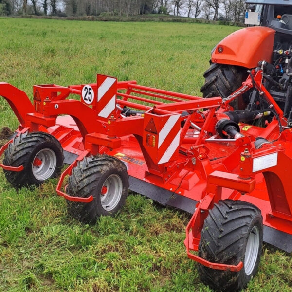 Broyeur Gyrax G421 HD1 repliable grande largeur avec rotors et lames ventilantes