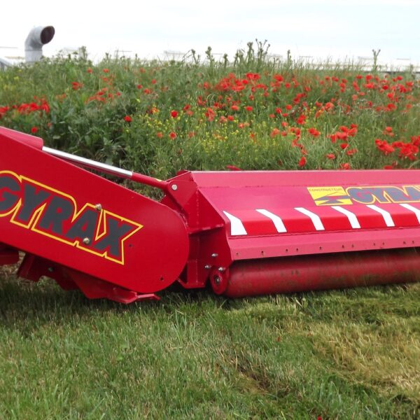 Rotobroyeur d’accotement RLX Gyrax en conditions réelles de broyage. Résultat avant / après