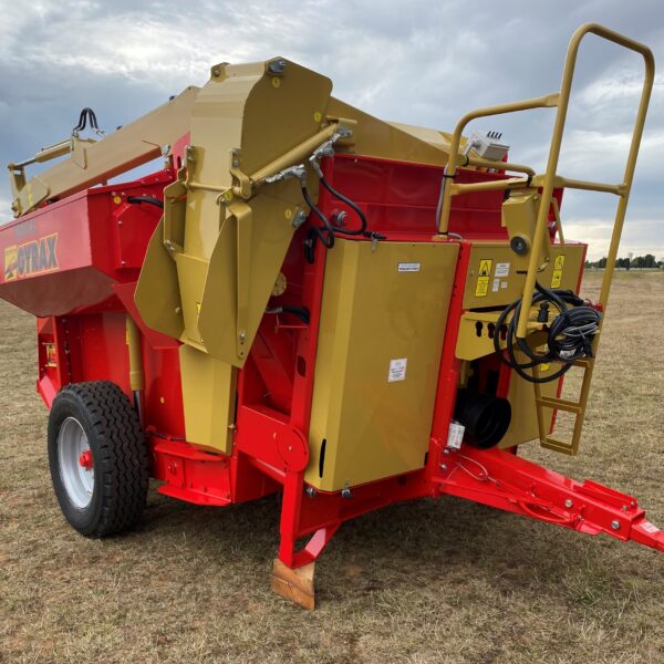 Désileuse pailleuse modèle 5500L, vue avant