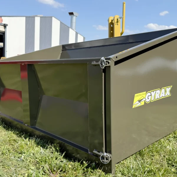 Bennette 3 points au sol, sortant de l'usine Gyrax