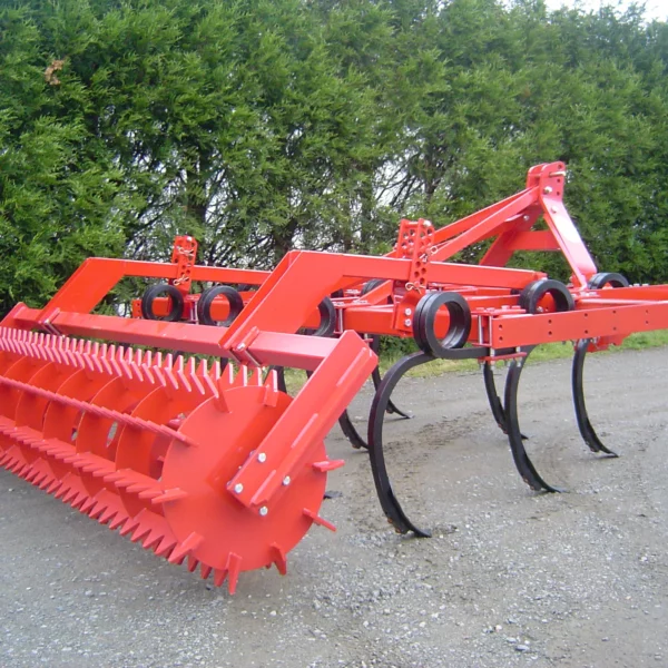 Cultivateur 3 poutres fixe de marque Gyrax, vue côté.