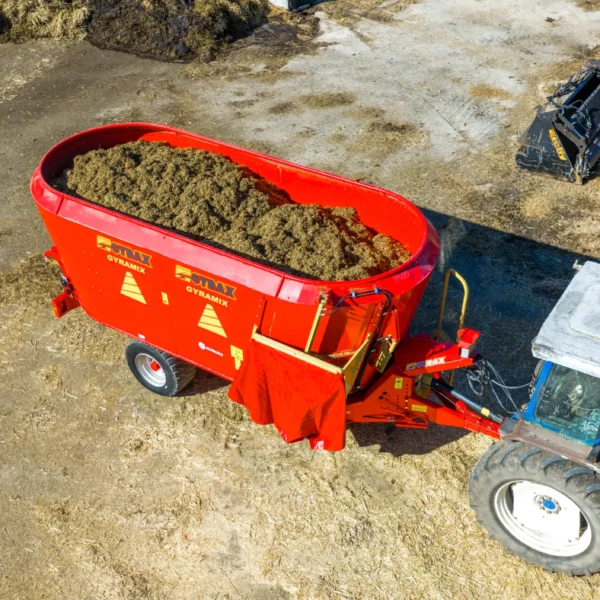Mélangeuse bi-vis Gyrax, prête à distribuer, vue aérienne.