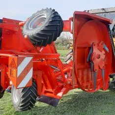 Arrière d'un broyeur HD1 Gyrax, possédant l'option roues.